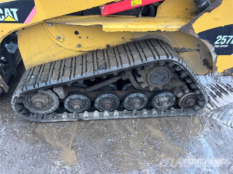 CAT 257B3 Two-Speed Compact Track Loader Lietoti riteņu kompaktiekrāvēji