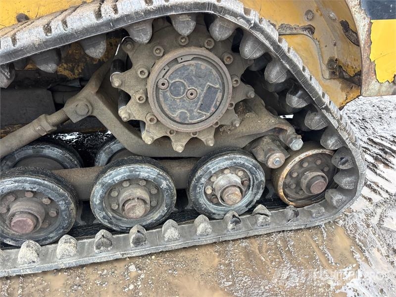 CAT 257B3 Two-Speed Compact Track Loader Lietoti riteņu kompaktiekrāvēji
