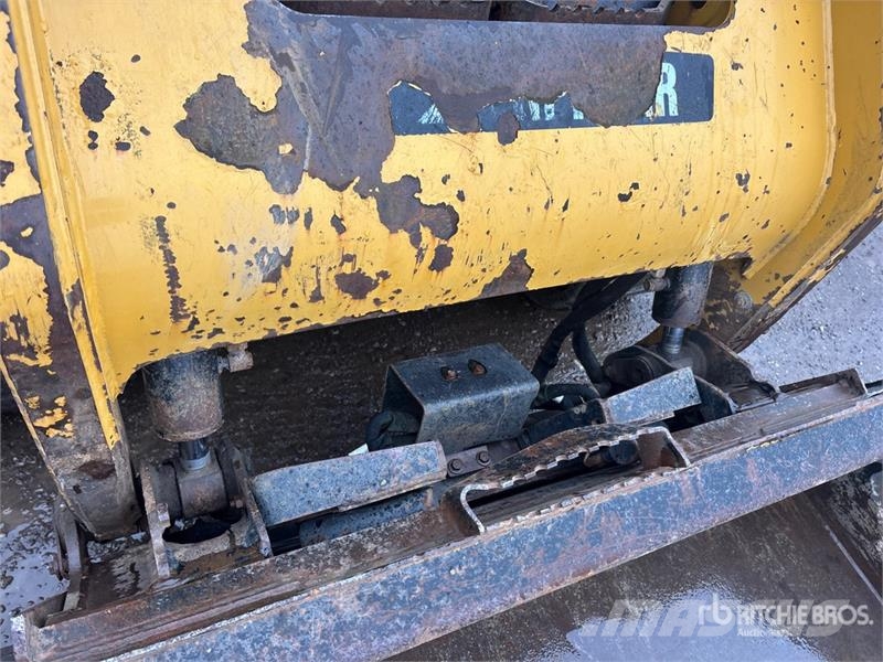 CAT 257B3 Two-Speed Compact Track Loader Lietoti riteņu kompaktiekrāvēji