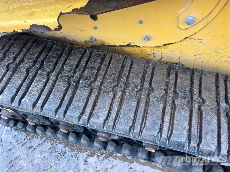 CAT 257B3 Two-Speed Compact Track Loader Lietoti riteņu kompaktiekrāvēji