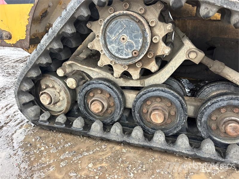 CAT 257B3 Two-Speed Compact Track Loader Lietoti riteņu kompaktiekrāvēji
