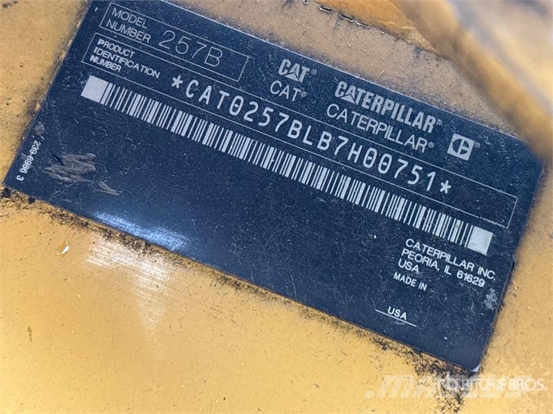 CAT 257B3 Two-Speed Compact Track Loader Lietoti riteņu kompaktiekrāvēji