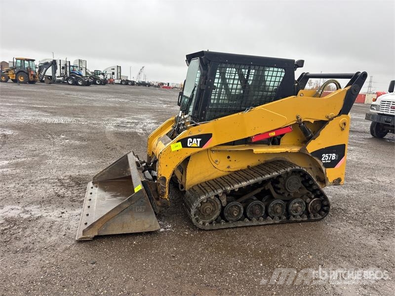 CAT 257B3 Two-Speed Compact Track Loader Lietoti riteņu kompaktiekrāvēji