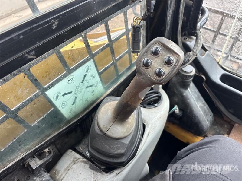 CAT 257B3 Two-Speed Compact Track Loader Lietoti riteņu kompaktiekrāvēji