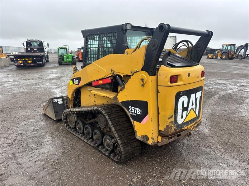 CAT 257B3 Two-Speed Compact Track Loader Lietoti riteņu kompaktiekrāvēji