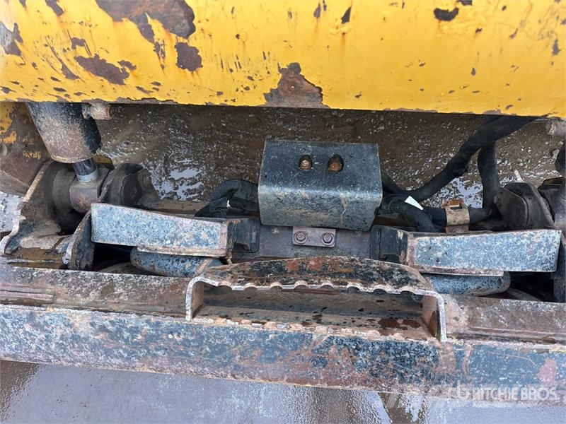 CAT 257B3 Two-Speed Compact Track Loader Lietoti riteņu kompaktiekrāvēji