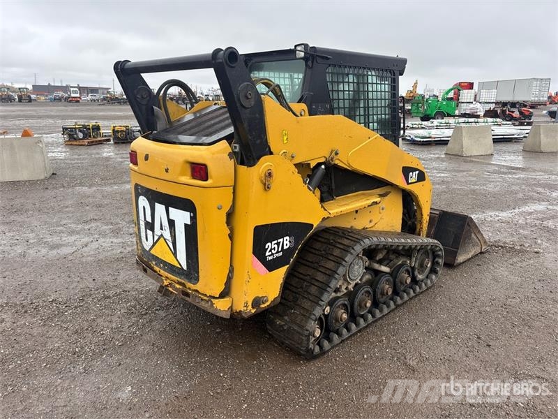 CAT 257B3 Two-Speed Compact Track Loader Lietoti riteņu kompaktiekrāvēji