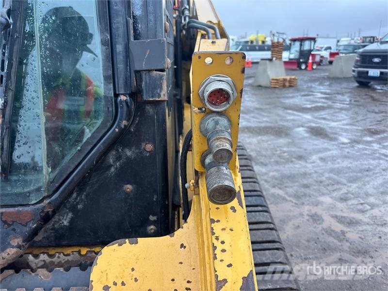 CAT 257B3 Two-Speed Compact Track Loader Lietoti riteņu kompaktiekrāvēji