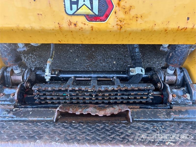 CAT 259 D3 Two-Speed Compact Track Loader لوادر انزلاقية التوجيه