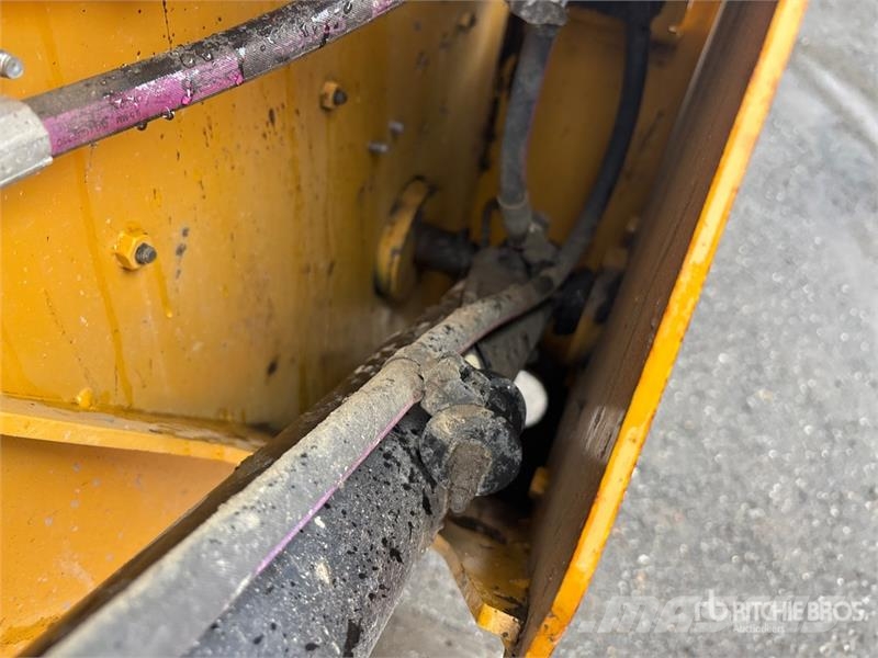 CAT 259 D3 Two-Speed Compact Track Loader لوادر انزلاقية التوجيه