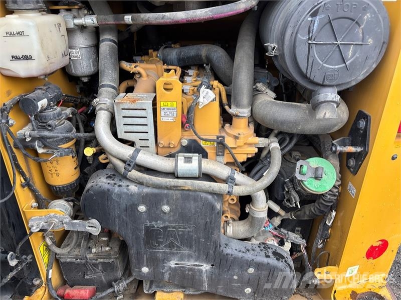 CAT 259 D3 Two-Speed Compact Track Loader لوادر انزلاقية التوجيه