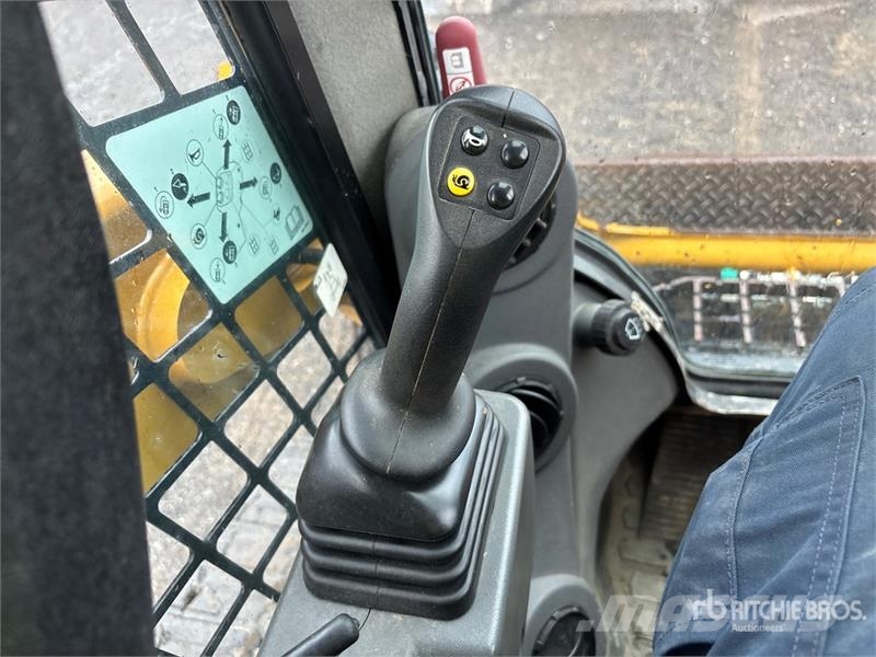 CAT 259 D3 Two-Speed Compact Track Loader لوادر انزلاقية التوجيه