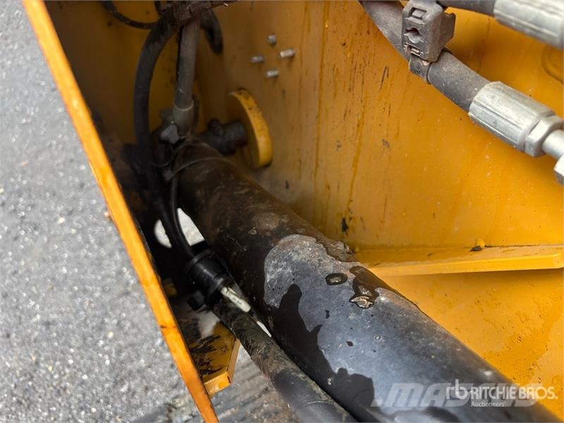 CAT 259 D3 Two-Speed Compact Track Loader لوادر انزلاقية التوجيه