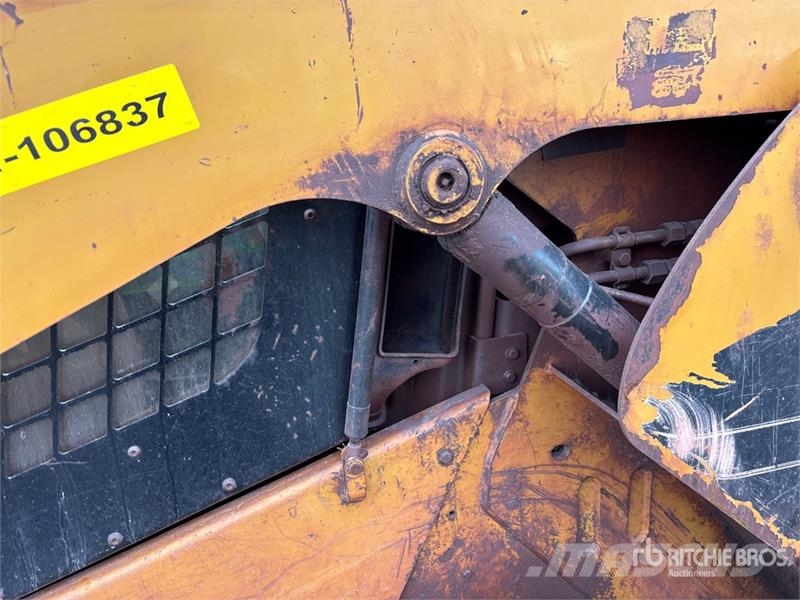 CAT 289C لوادر انزلاقية التوجيه