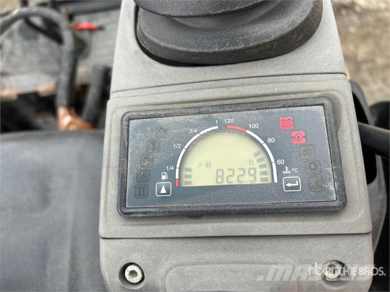 CAT 301.7D CR Mini Excavator Mini ekskavatori < 7 t