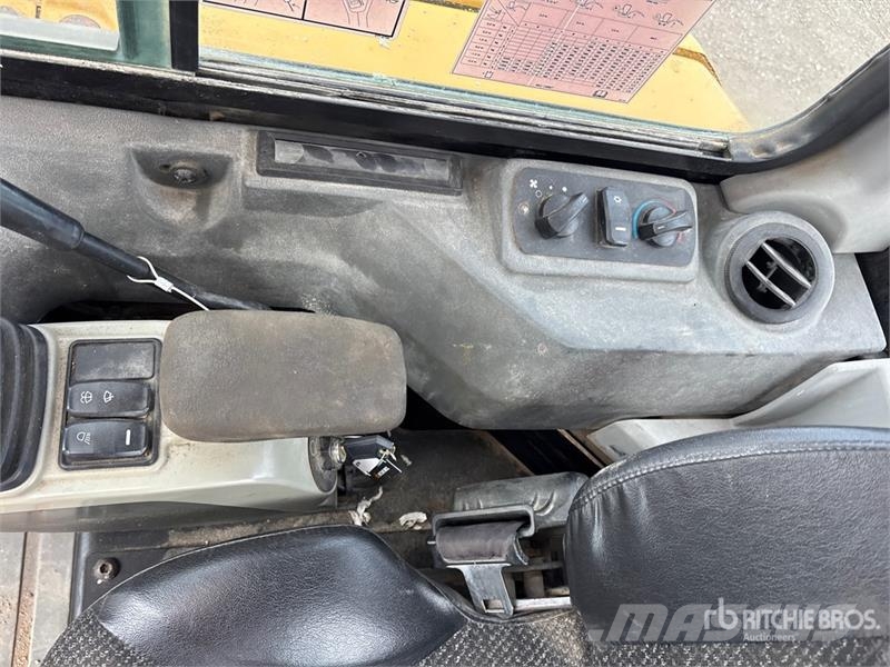 CAT 304E2 CR Mini bageri <7t