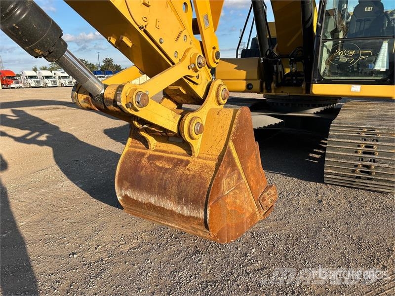 CAT 320 Tracked Excavator Raupenbagger