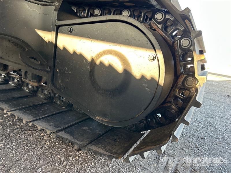 CAT 320 Tracked Excavator Raupenbagger