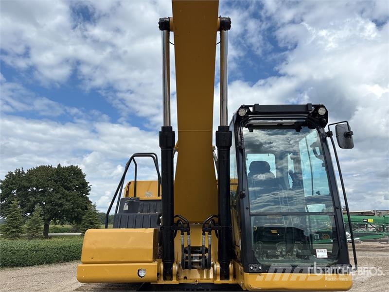 CAT 320 Tracked Excavator 履帶式 挖土機/掘鑿機/挖掘機
