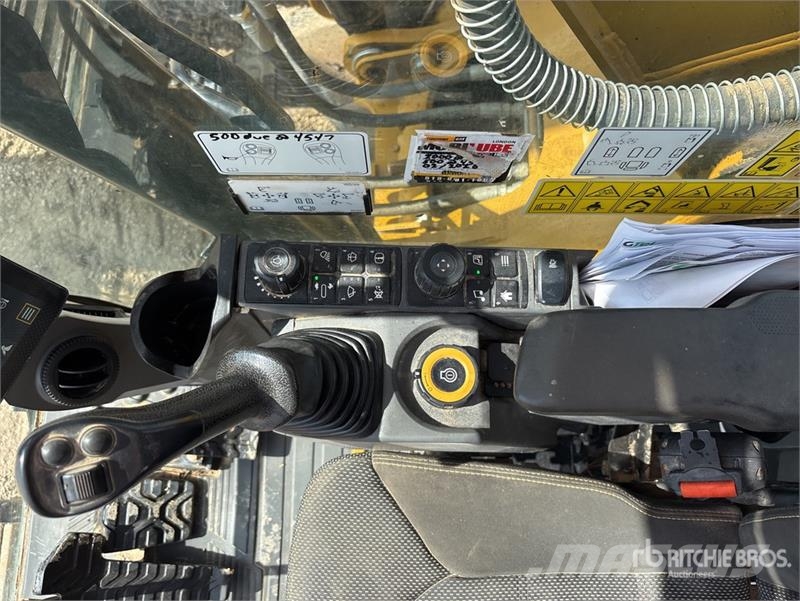 CAT 320 Tracked Excavator 履帶式 挖土機/掘鑿機/挖掘機