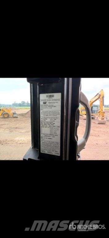 CAT 320 Tracked Excavator Kāpurķēžu ekskavatori