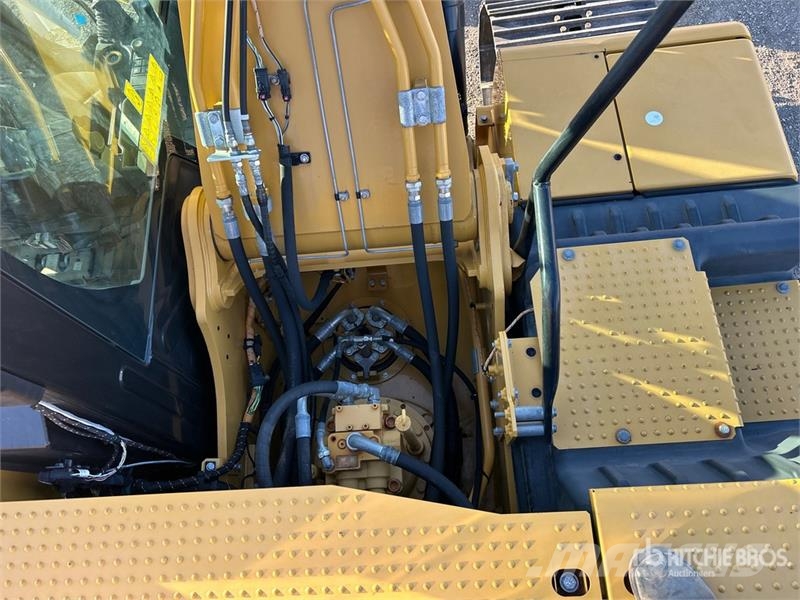 CAT 320 Tracked Excavator Raupenbagger