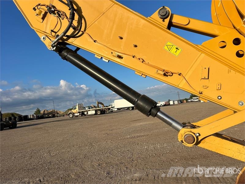 CAT 320 Tracked Excavator Raupenbagger