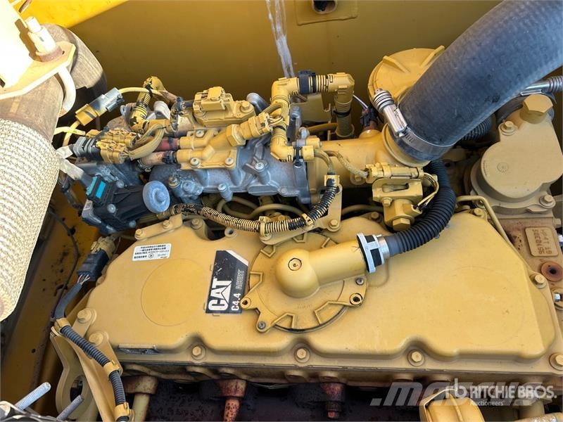 CAT 320 Tracked Excavator Raupenbagger