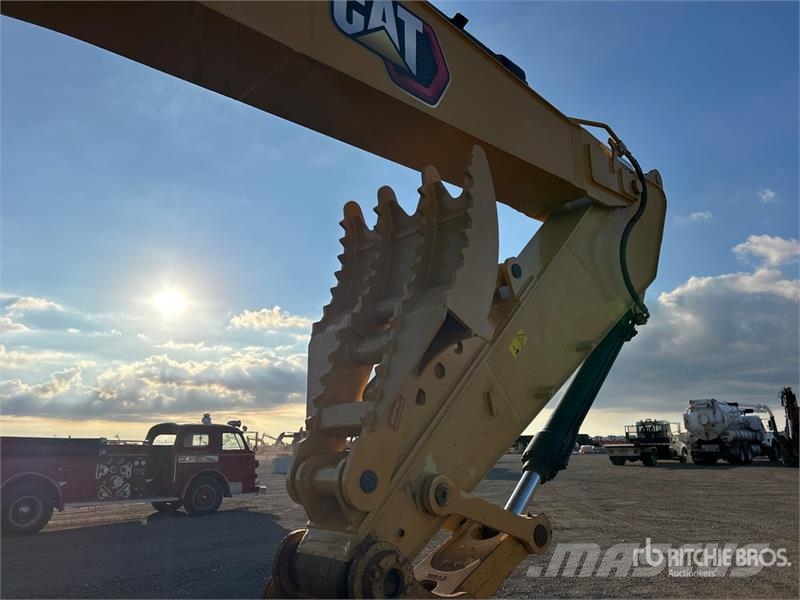 CAT 320 Tracked Excavator Raupenbagger