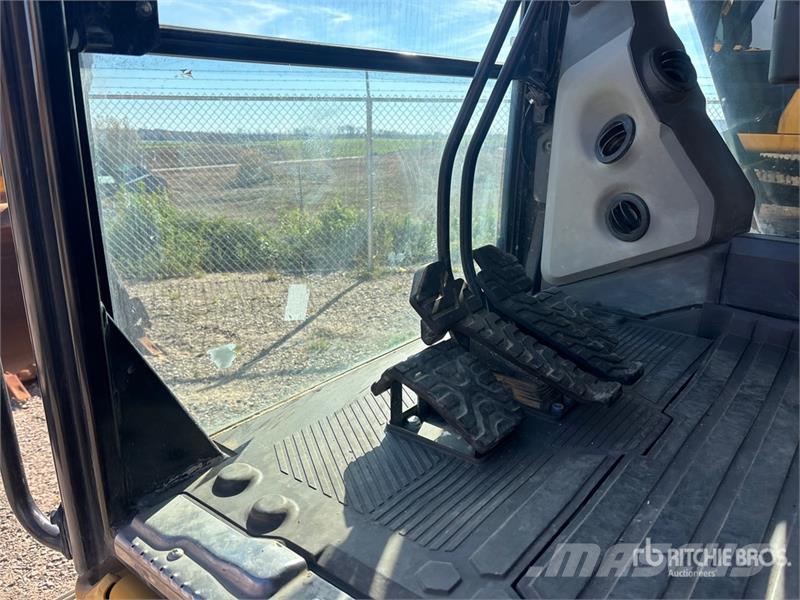 CAT 320 Tracked Excavator 大型油圧ショベル12t以上(パワーショベル・ユンボ)