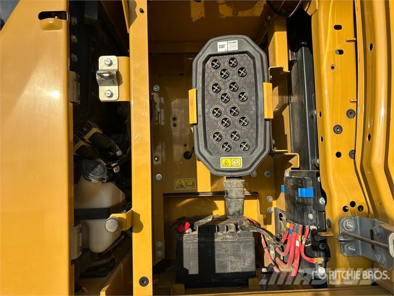CAT 320 Tracked Excavator Raupenbagger