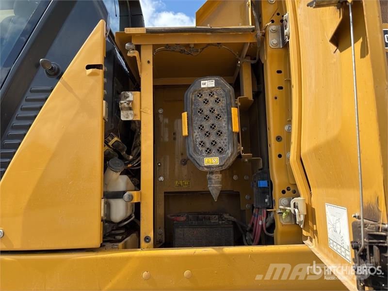CAT 320 Tracked Excavator 履帶式 挖土機/掘鑿機/挖掘機