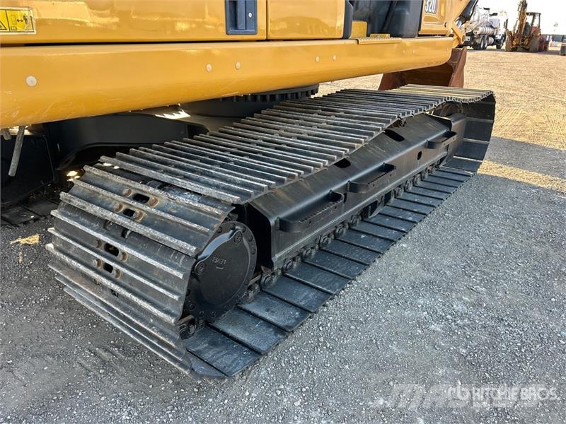 CAT 320 Tracked Excavator Raupenbagger