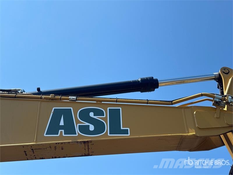 CAT 323 Tracked Excavator Bageri guseničari