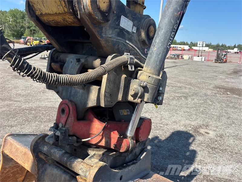 CAT 323 Tracked Excavator Bageri guseničari