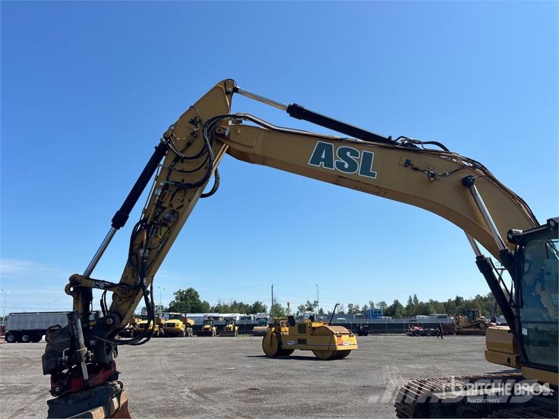 CAT 323 Tracked Excavator Bageri guseničari