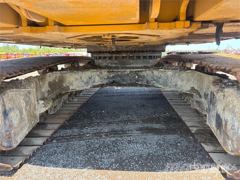 CAT 323 Tracked Excavator Bageri guseničari