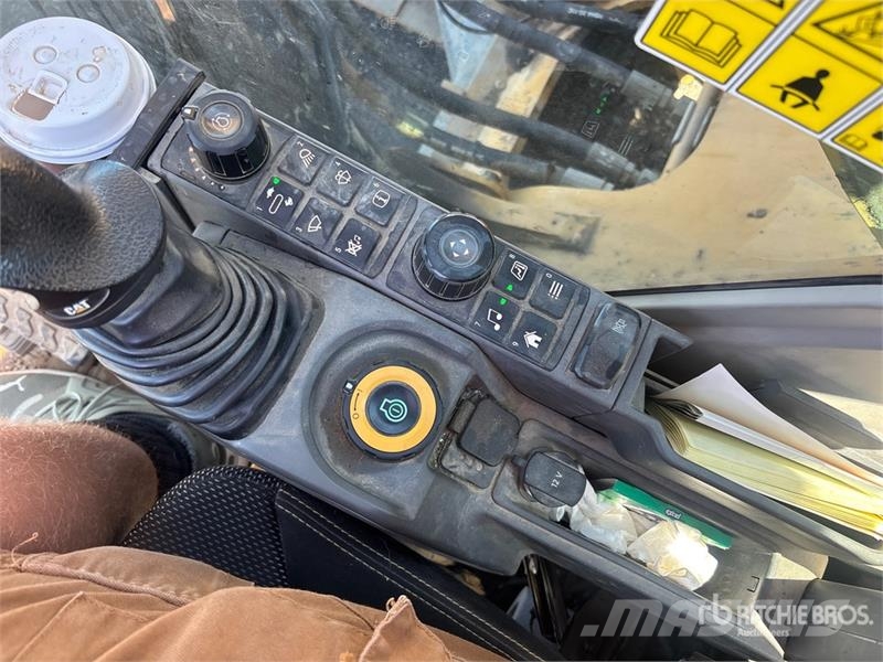 CAT 323 Tracked Excavator Bageri guseničari