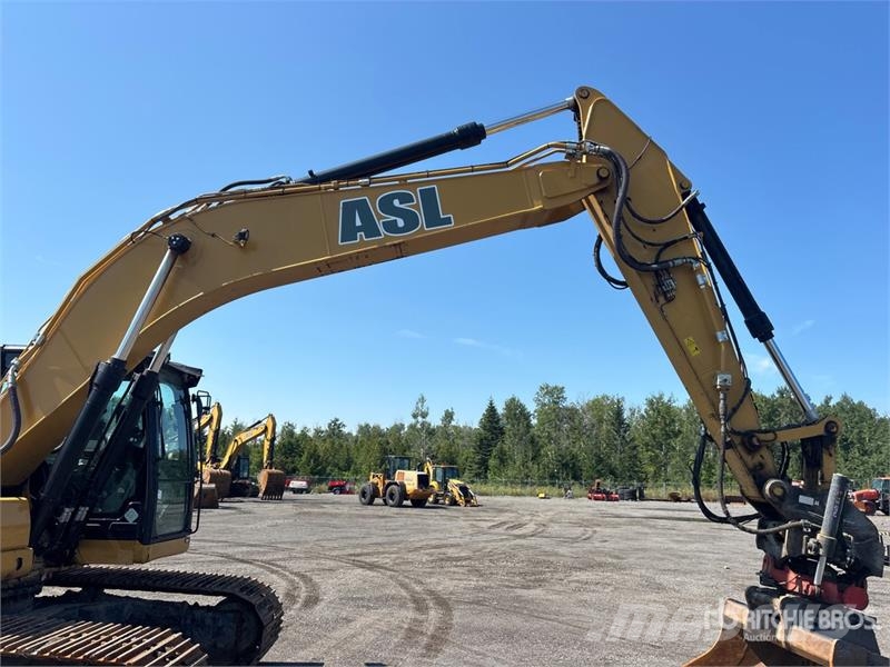 CAT 323 Tracked Excavator Bageri guseničari