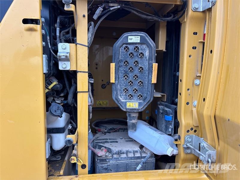 CAT 323 Tracked Excavator Bageri guseničari