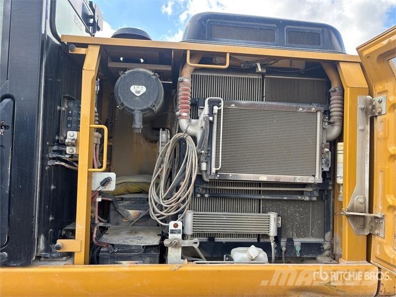 CAT 323F L Tracked Excavator Bageri guseničari