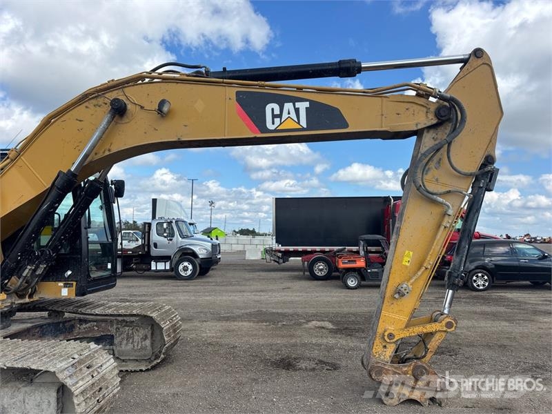 CAT 323F L Tracked Excavator Bageri guseničari