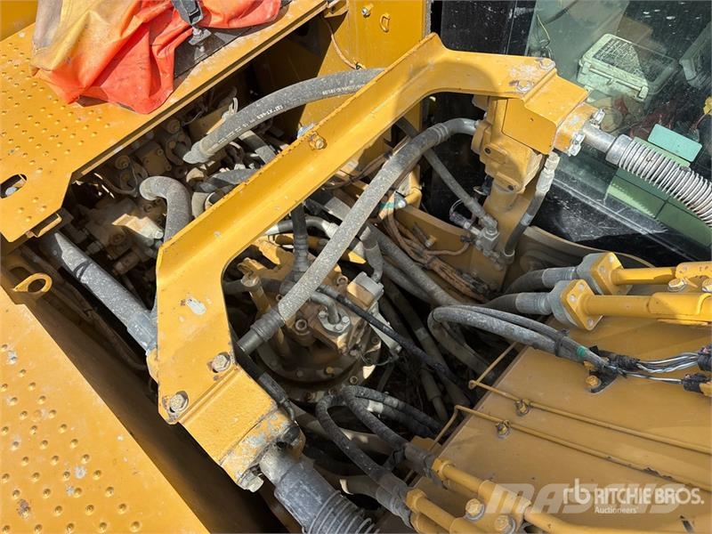 CAT 323F L Tracked Excavator Bageri guseničari