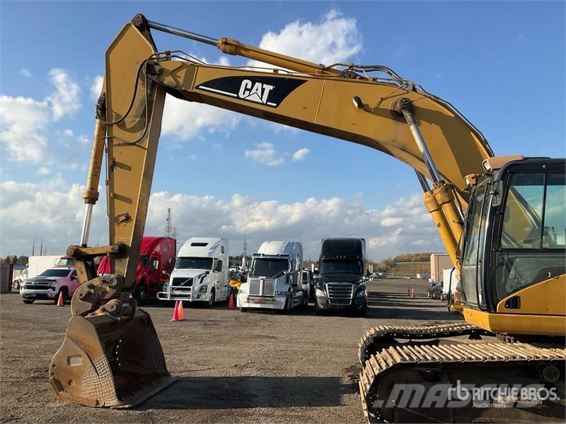 CAT 325D L Tracked Excavator حفارات زحافة
