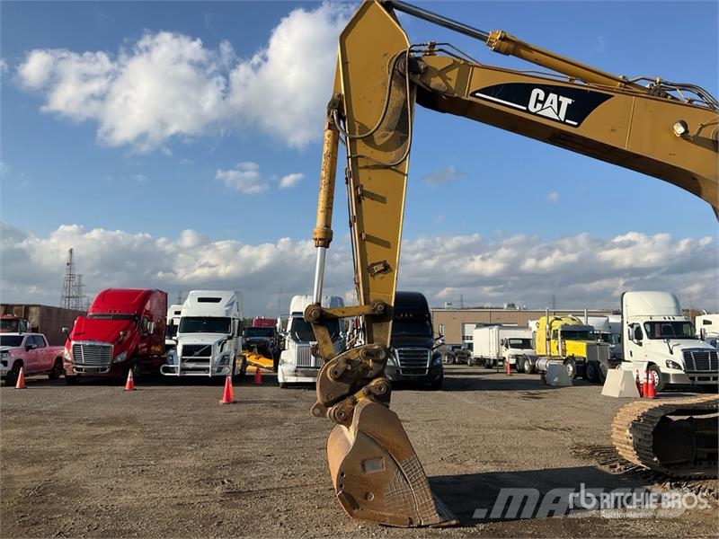 CAT 325D L Tracked Excavator حفارات زحافة