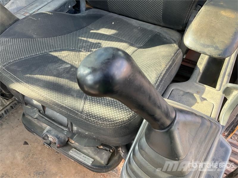 CAT 325D L Tracked Excavator حفارات زحافة