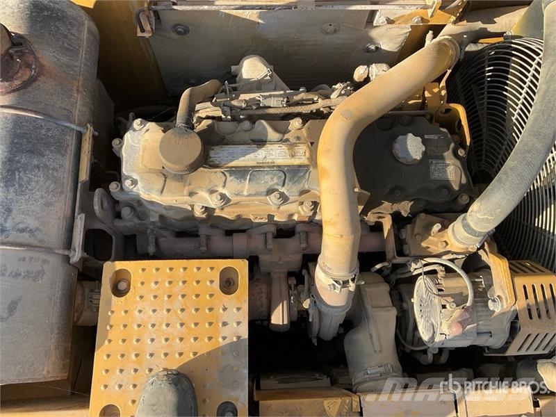 CAT 325D L Tracked Excavator حفارات زحافة