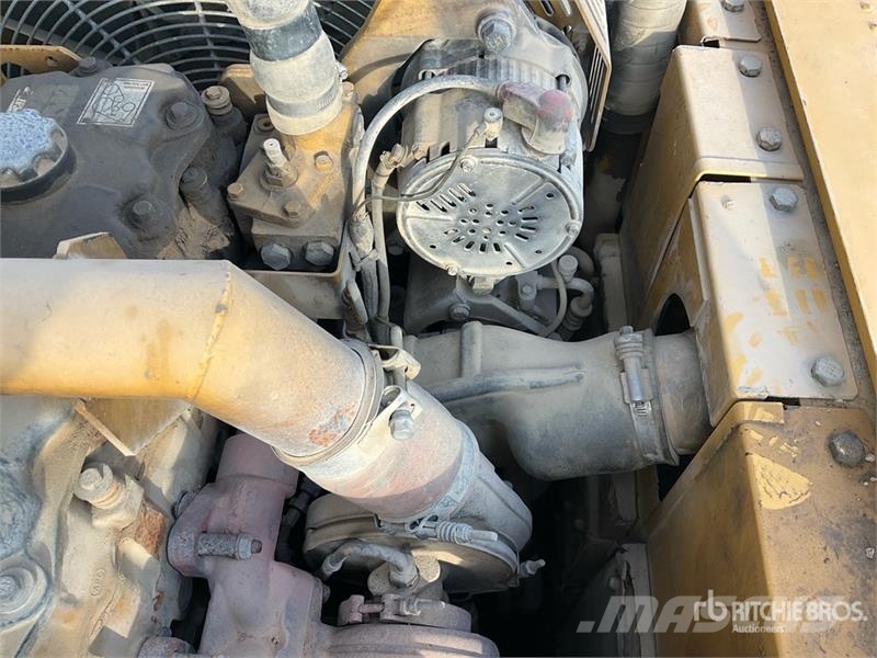 CAT 325D L Tracked Excavator حفارات زحافة