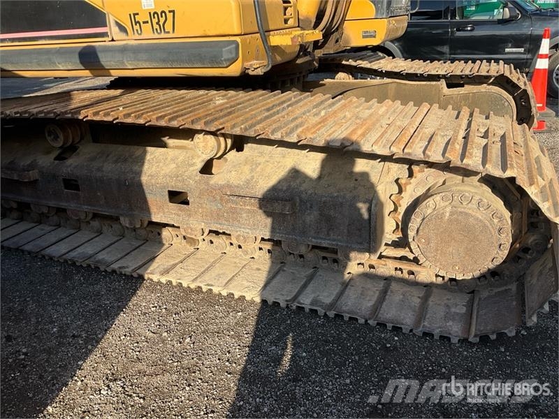 CAT 325D L Tracked Excavator حفارات زحافة
