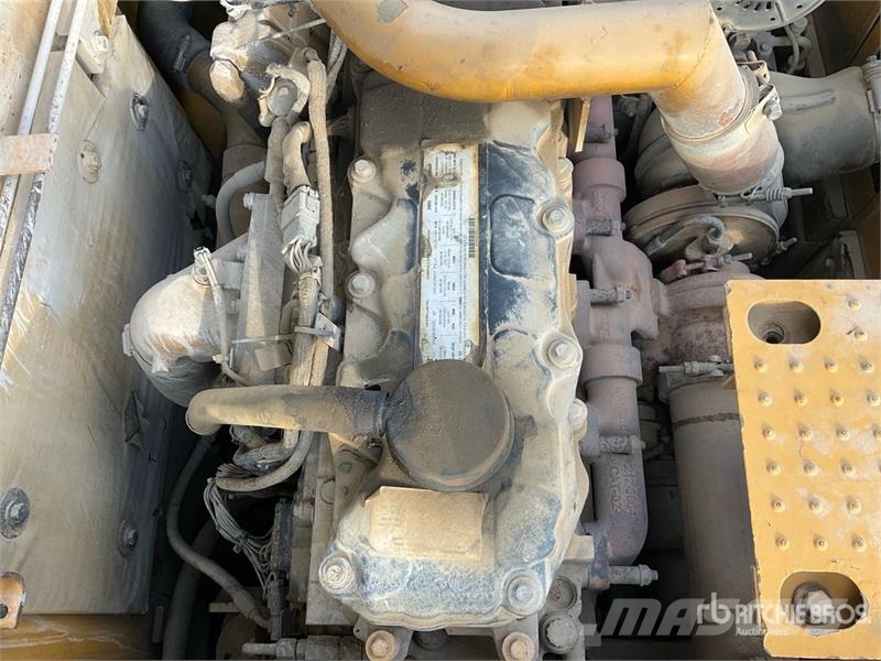 CAT 325D L Tracked Excavator حفارات زحافة